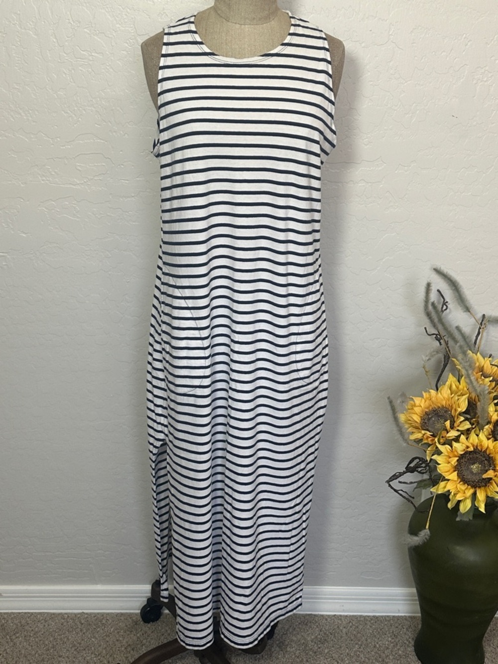 Lands’ End Striped Maxi Dress Medium Petite Navy White Sleeveless Cotton Casual